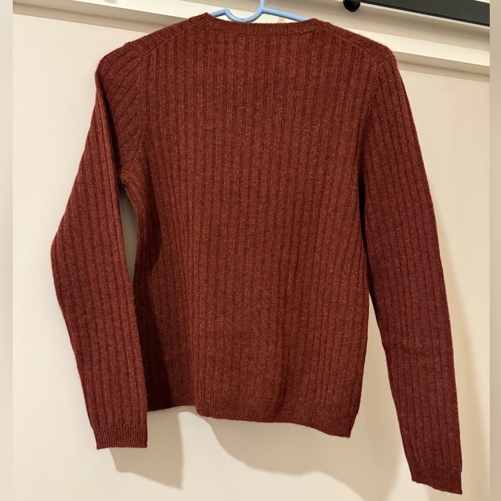 Doen Hyeres Cashmere Sweater in Dark Garnet, Size M - Picture 4 of 6